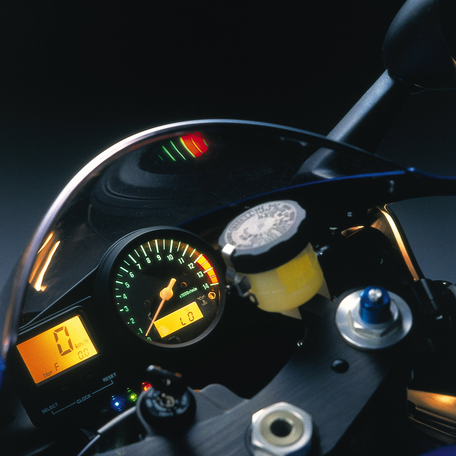 1998 Yamaha R1 cockpit